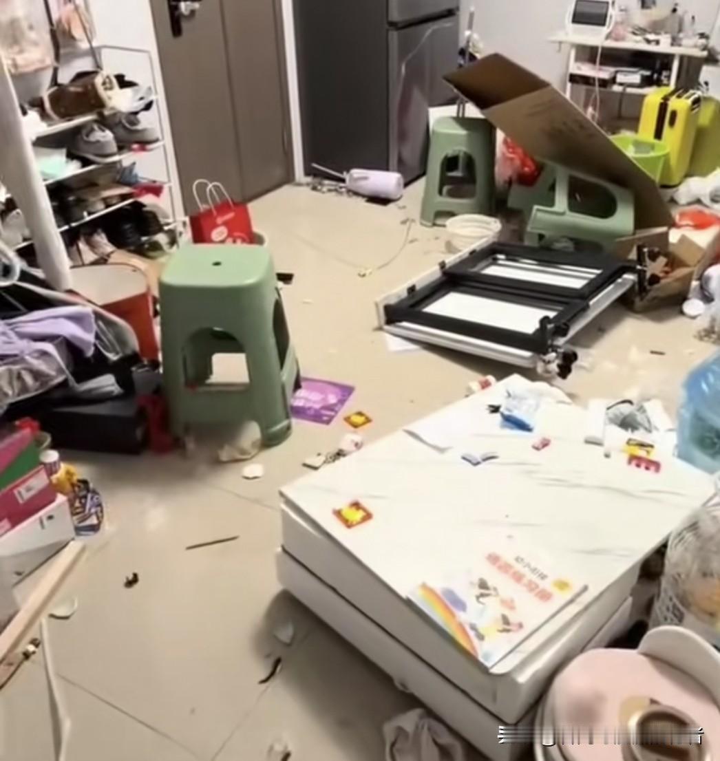 一台洗碗机引发的家庭风波，折射出多少婚姻现实与爱情幻梦的碰撞。

还记得那句甜蜜