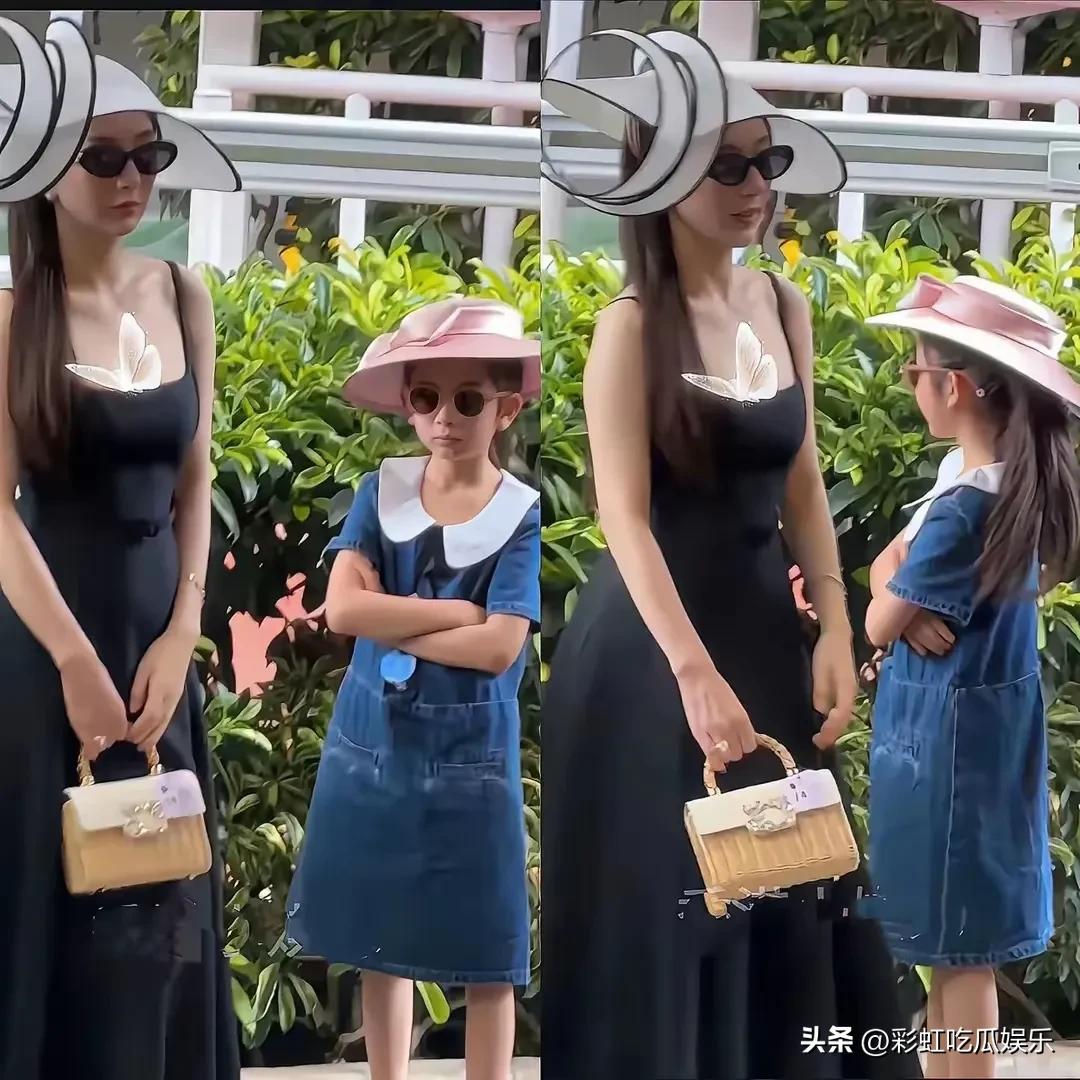 看得出来，方媛在家里的地位不高，被大女儿拿捏得死死的，大女儿插着手生气撅起嘴，方