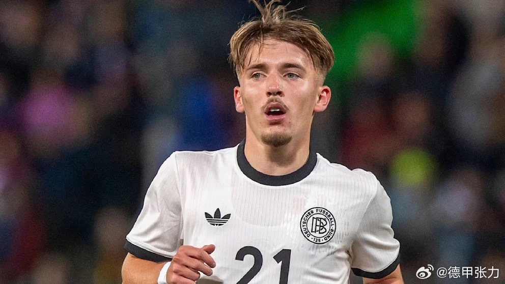 纳格尔斯曼透露，自己打电话通知卡尔入选的时候，后者正在接受老师辅导功课，“所以他