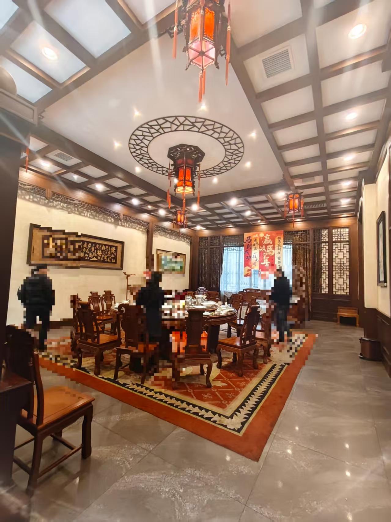 没想到！湘潭竟然还有这么高端的场所！
今天去湘潭拜访一个多年未见的老朋友，我带了