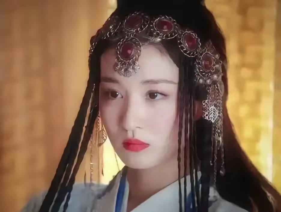 公元546年，柔然使者提刀闯进东魏丞相高欢房中，逼迫50岁的高欢去陪伴16岁的蠕