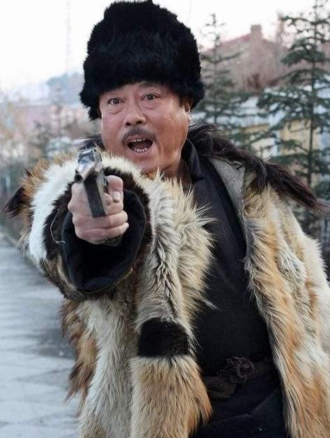 1968年，一个刑满释放的土匪齐达榜，在赶车的路上，认出一70多岁衰弱的老农民，