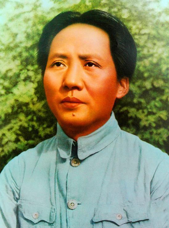 1916年毛主席写文痛斥教育制度：我国学校课程太多，就算是成年人都吃不消，学生的