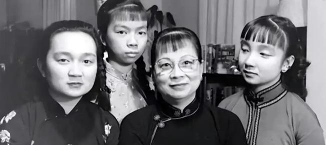 1971年1月19日，林语堂出门赴宴。他47岁的长女林如斯独自留在台北故宫的办公