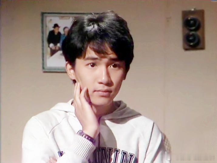 一眼万年！伟仔，生日快乐！[蛋糕]#梁朝伟627生日快乐# ​​​