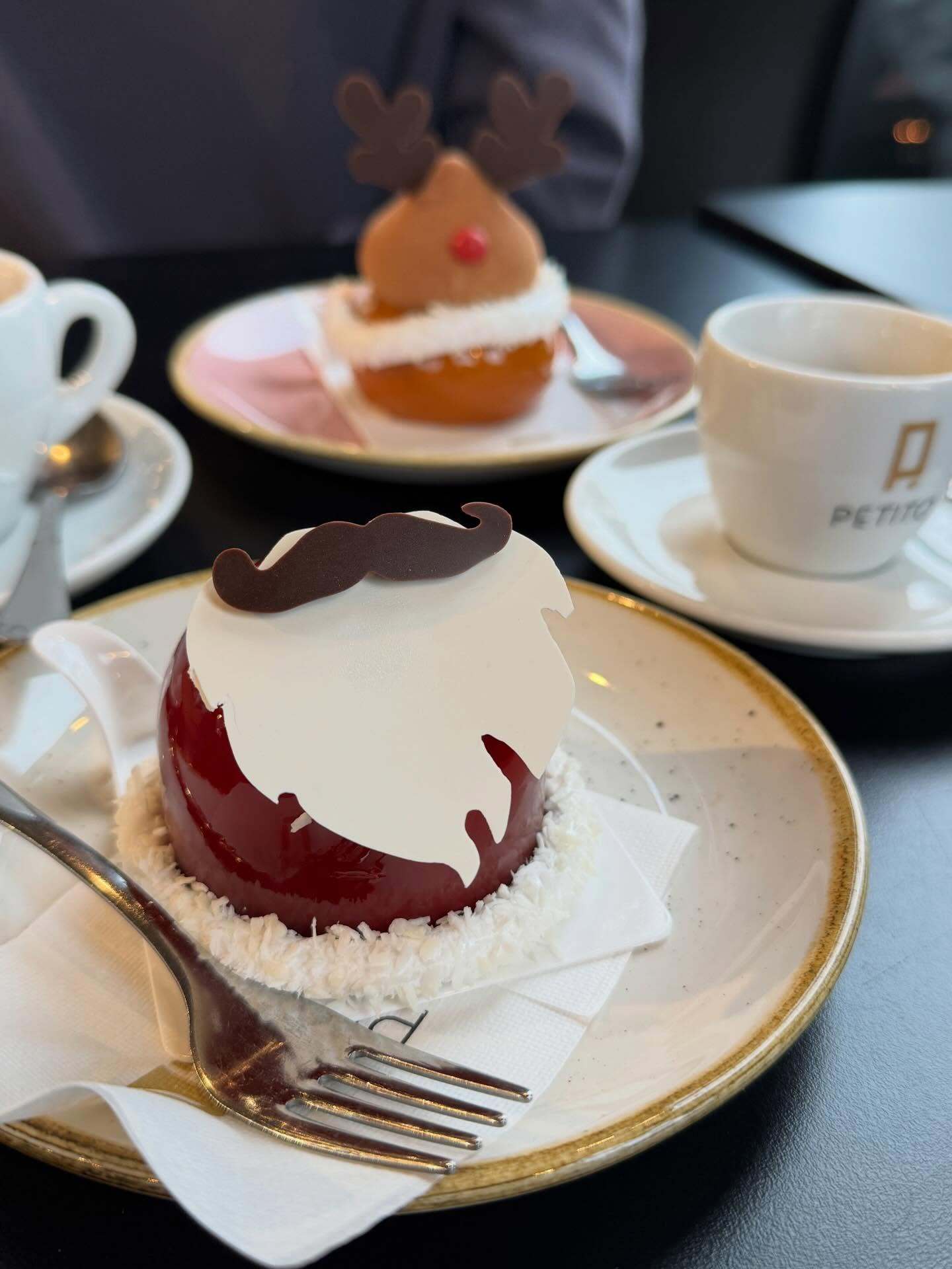 关菜菜巳和石川真佑凑一起过节了！ 