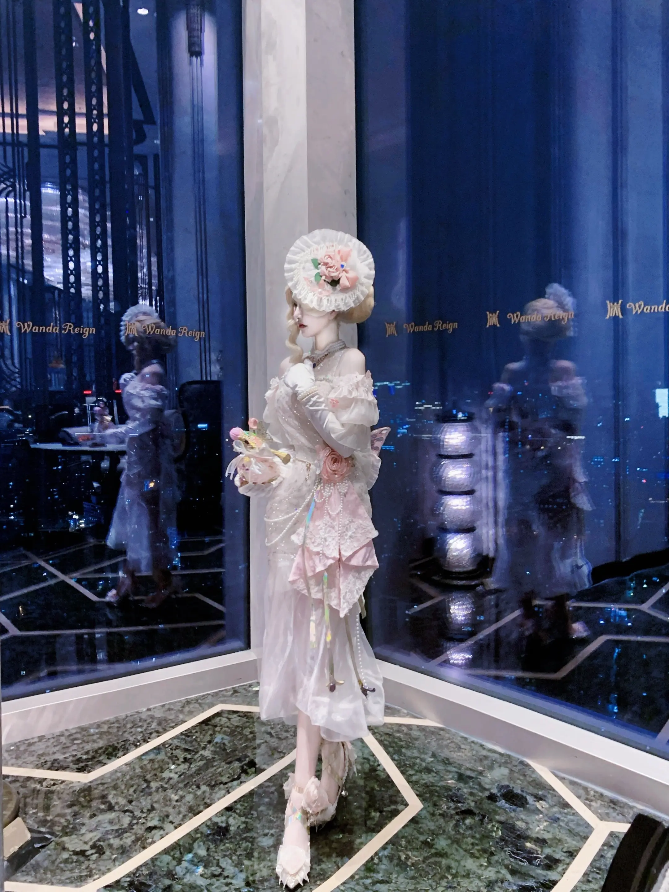 三重余韵。今天喷的香水是五一后的眼泪 非常符合我22岁对五一的不舍 眷...