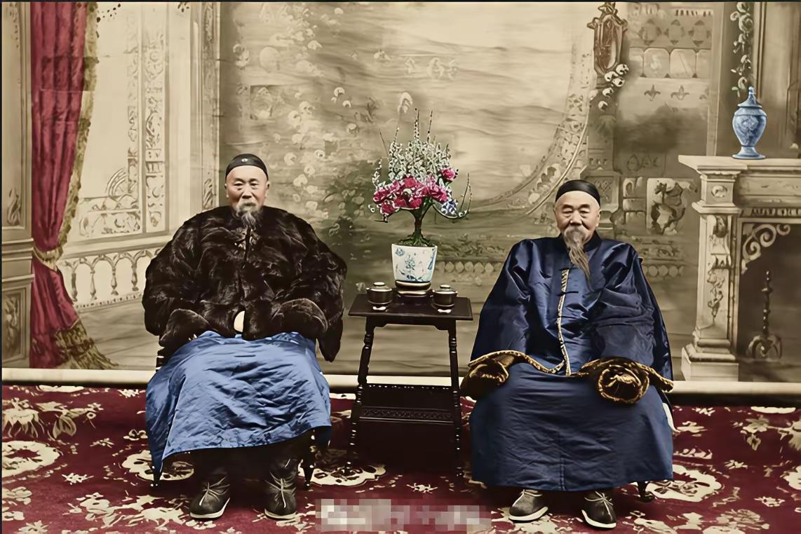 两个富可敌国人物后代的结局
 
李鸿章的孙子
 
李鸿章身后留下几千万两白银的家