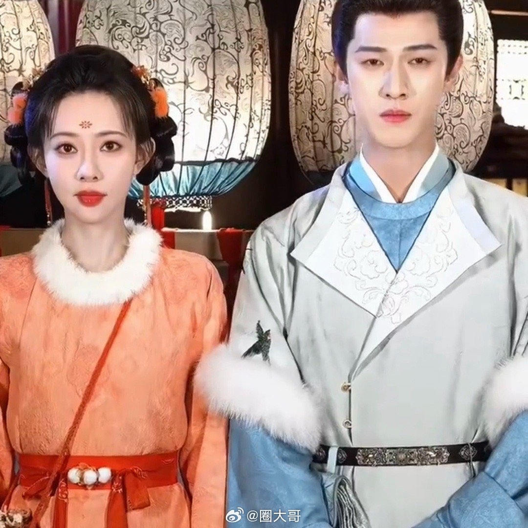 孟子义李昀锐尚公主手势舞营业哈哈哈哈哈孟姐在小林面前，又成了小女孩啊！孟子义李昀