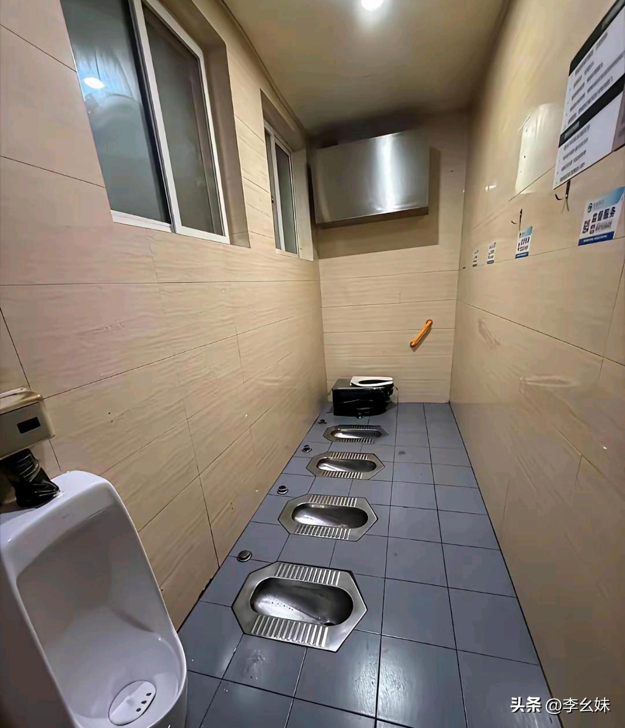 设计这厕所的是个人才