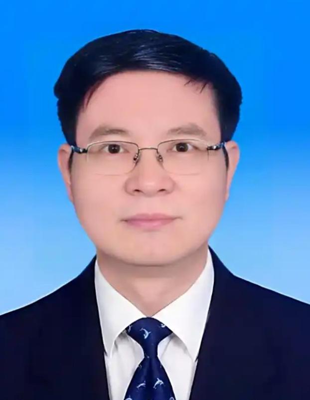 荣誉与深渊：湖北武汉曾晟从 “全国优秀” 到 “落马” 的 5 年之变。官方发布