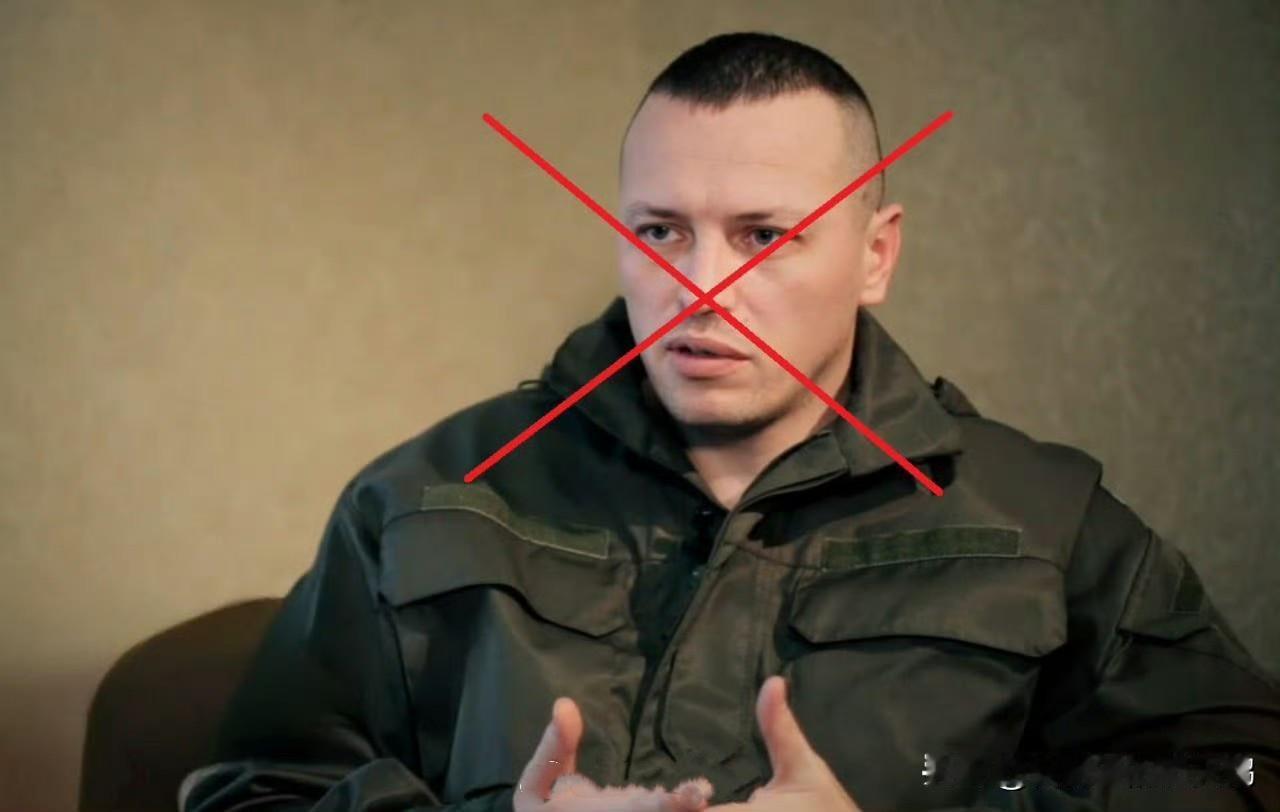 #俄乌冲突# 
照片中的家伙是罗曼・茹拉韦尔中校，他是乌克兰国民警卫队第 12 