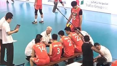 [排球]中国男排鏖战五局战胜澳大利亚
亚洲男排挑战者杯继续进行，中国男排鏖战五局