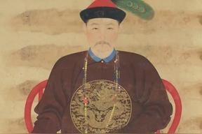 雍正四年，允禩死在了圈禁中。但雍正的报复没有就此结束。他给允禩的儿子改了一个新名