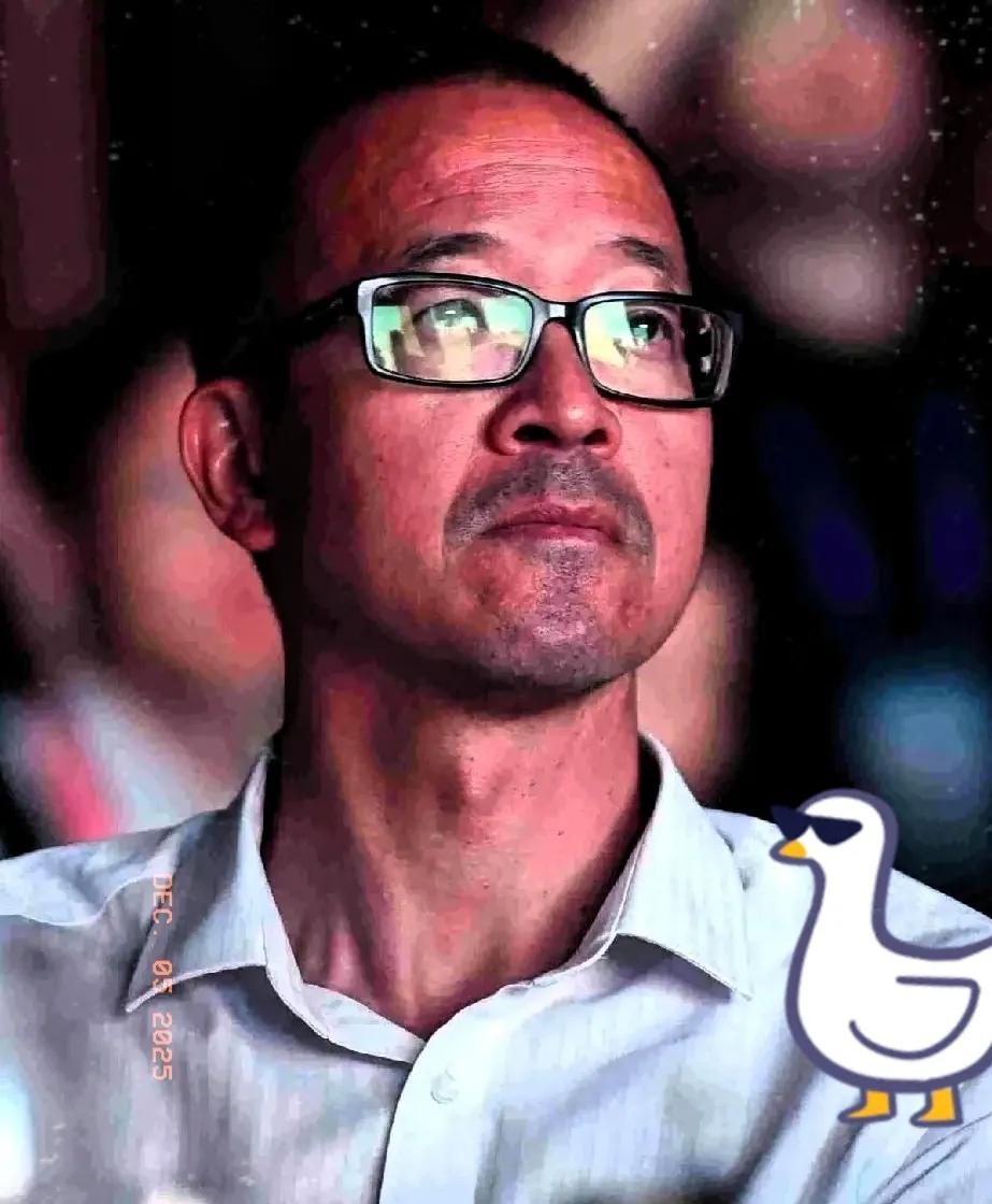 这下可好了，

这事不光公司内部人尽皆知，

现在全国网友都知道了！

杭州新东