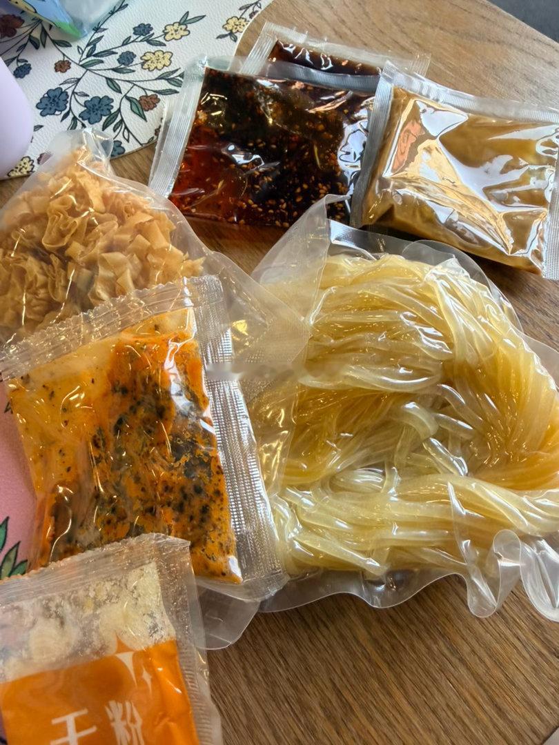 村老师的黏糊麻辣烫最后一包留子救命的东西 