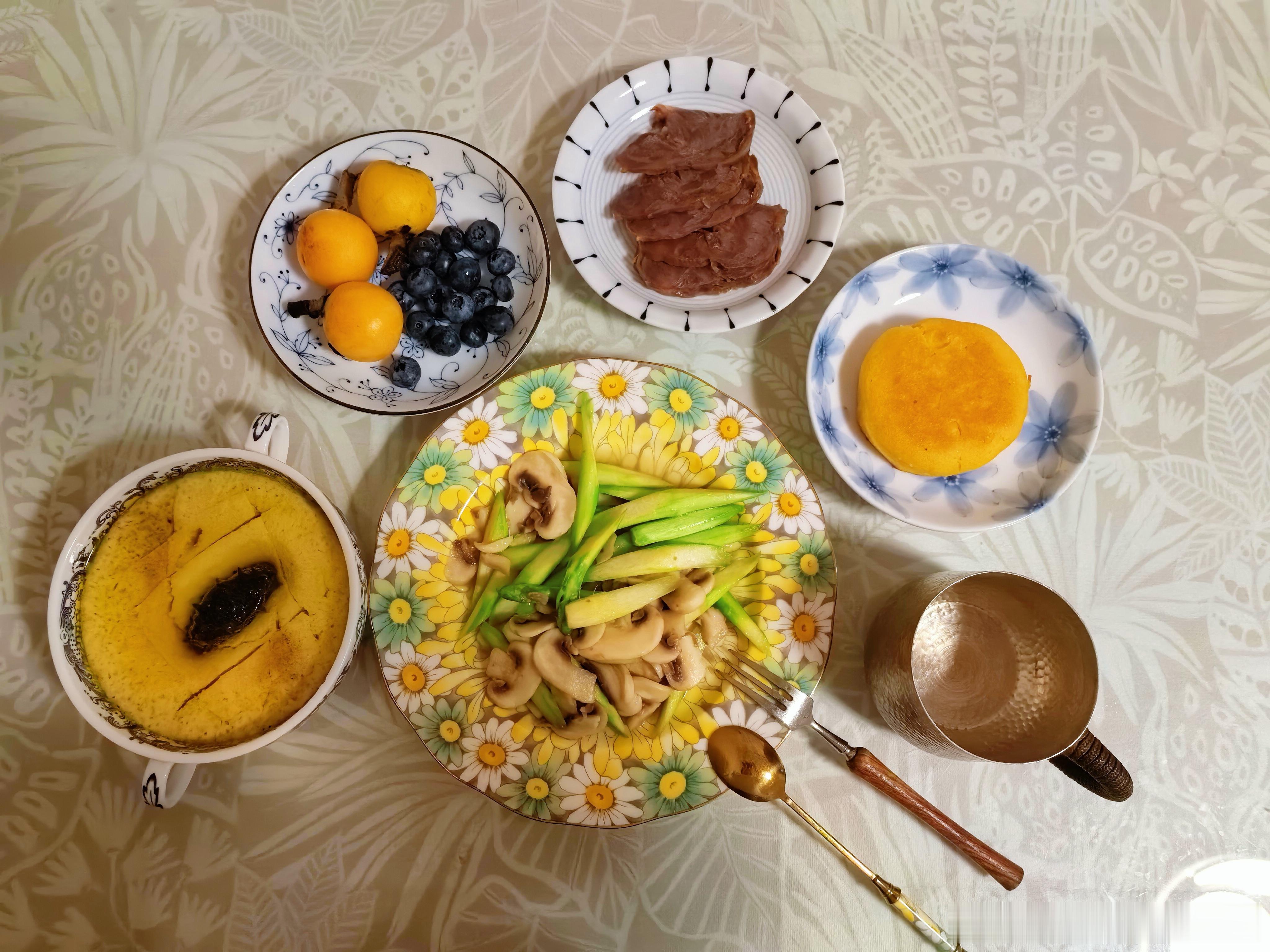 一人食其实我也想大鱼大肉大酒，但是一吃就胖，只能克制点 