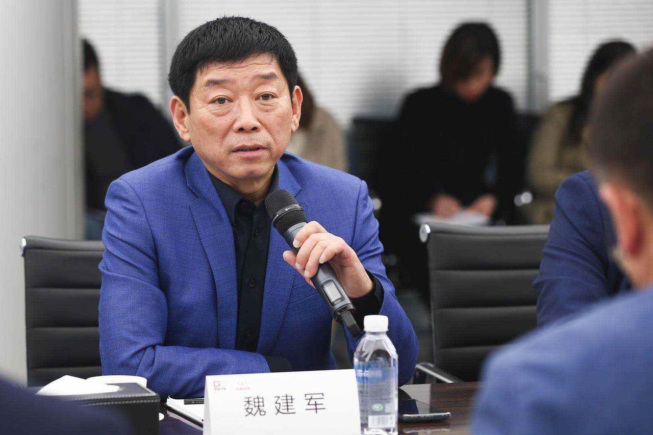 早前魏建军曾直言重型纯电大车实用性不足，被不少人热议。近期有人在两广多山路实测重