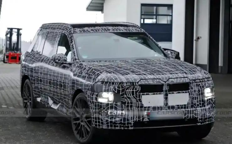 宝马iX7？好家伙，这玩意儿现在还是个“空气期货”呢！官方说最快也得2026年底