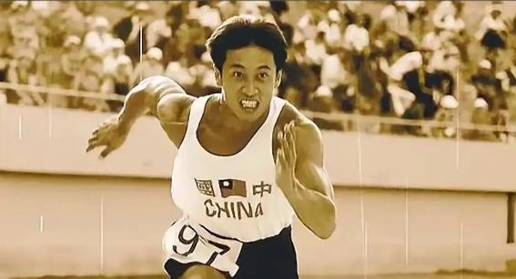 1932年，张学良赞助给刘长春8000大洋，让他去参加洛杉矶奥运会，坐了22天的