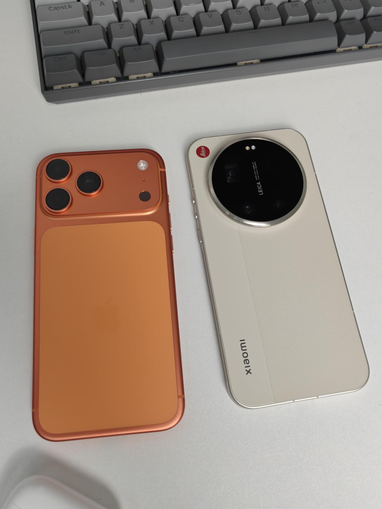 二选一，你会选哪个？

相比上一代，iPhone17ProMax的改变非常大，提