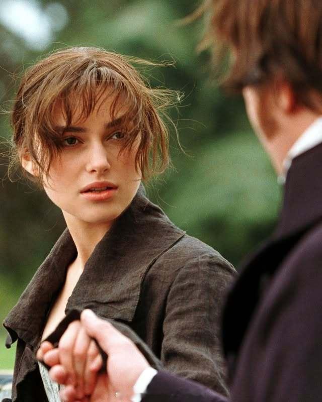 凯拉·奈特莉主演的这版《傲慢与偏见》，这些画面、这些台词，到今天看还是很有感觉。