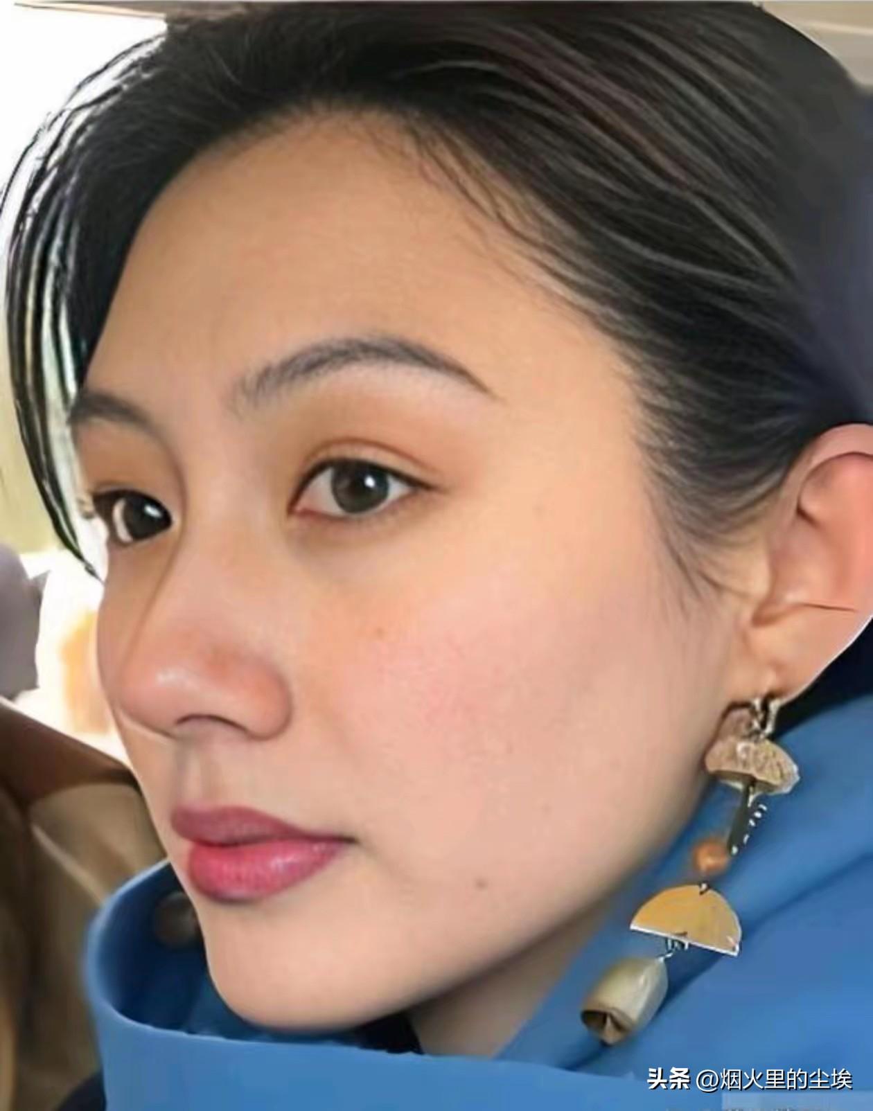 一个女博士去相亲，问男方年薪多少。男方回答：“150万。”女博士说：“那还算凑合