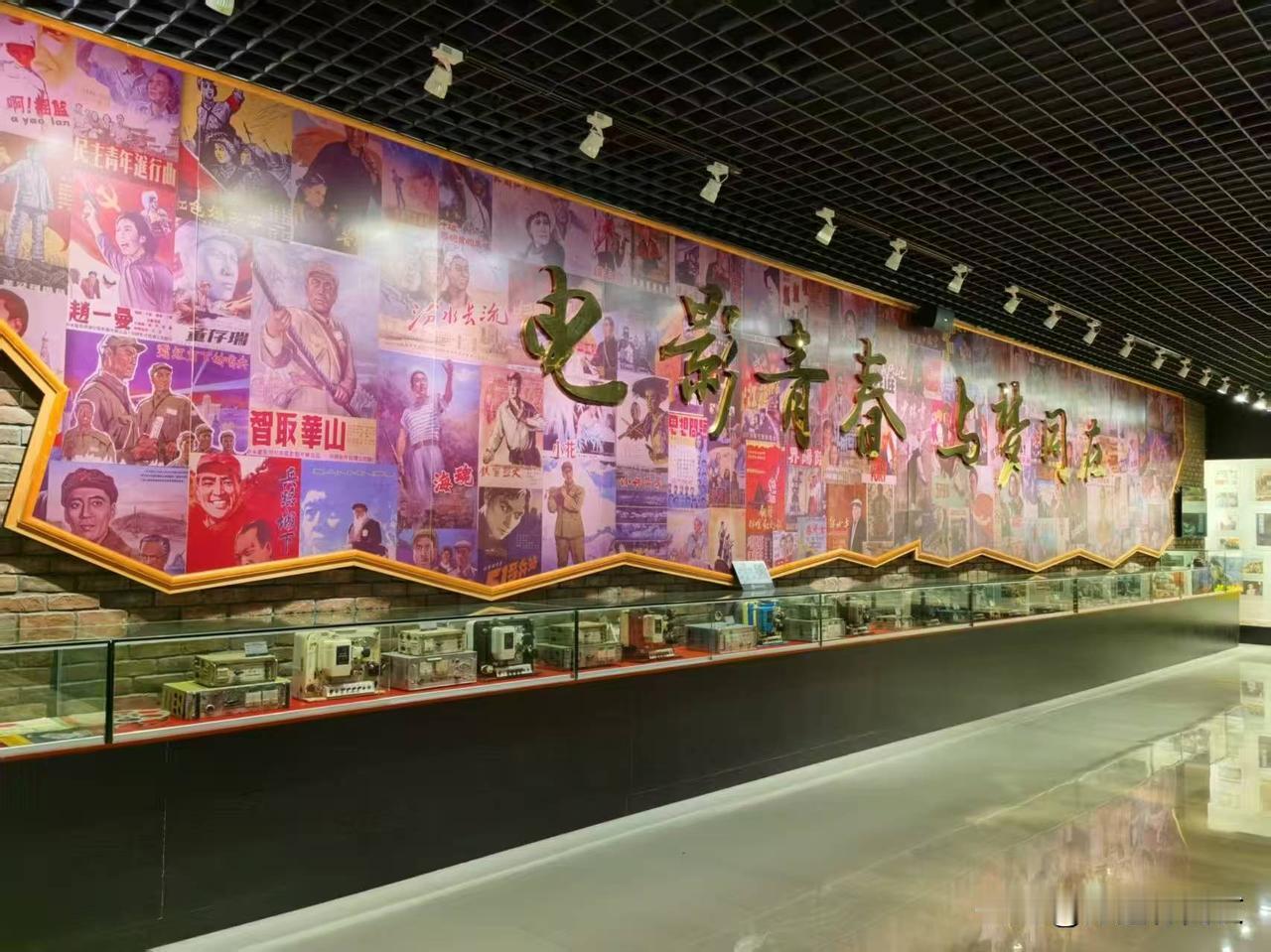 海宁徐九斤：倾尽家财守光影，如今成了文化打卡地
 
在浙江海宁的杭嘉湖平原上，有