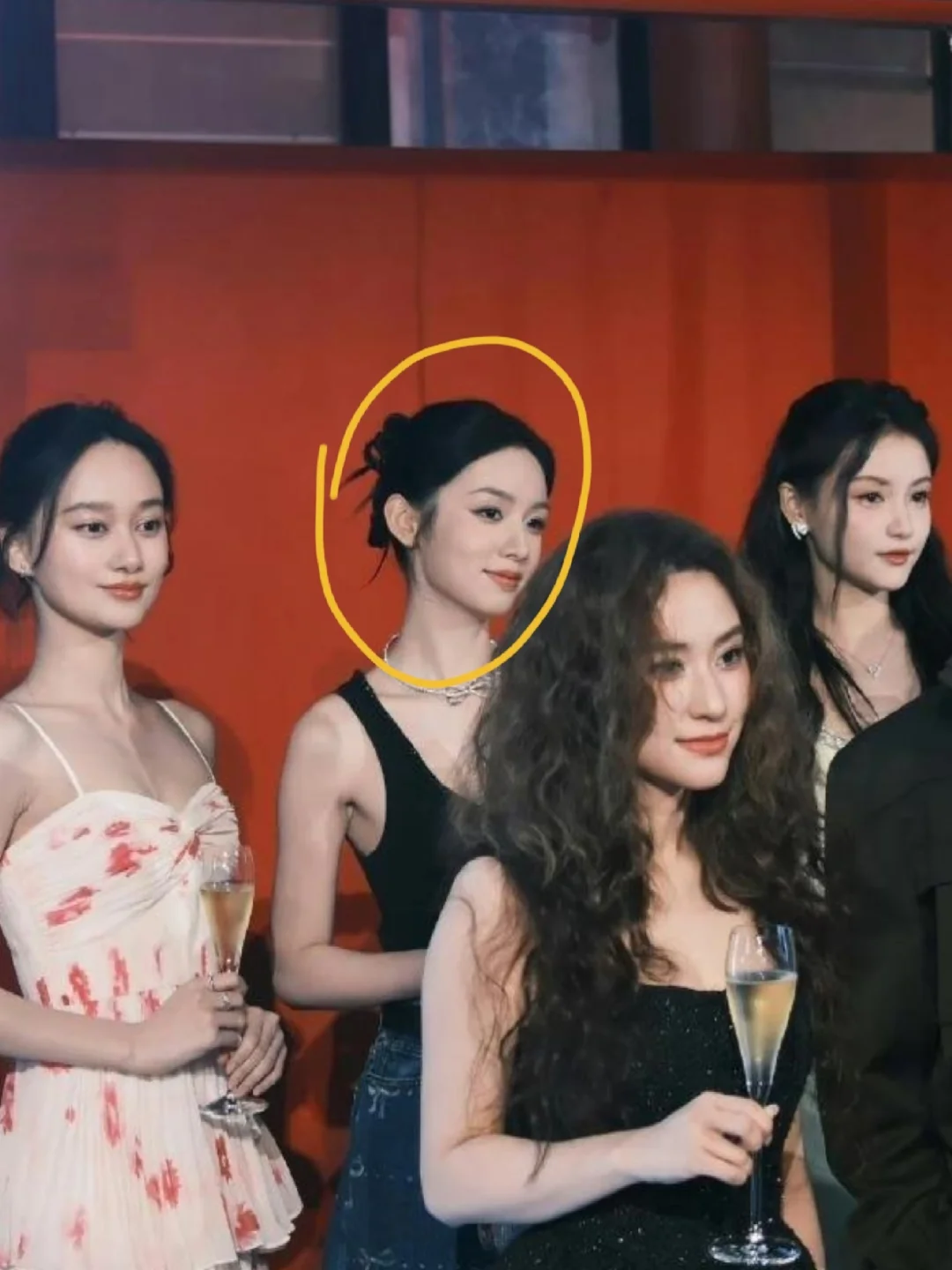 合影才发现，女明星果然不一样