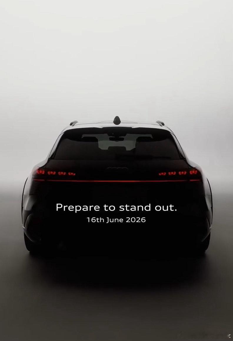 全新奥迪 A6 Allroad，这车肩真性感，但看来尾灯是跟轿车版一样有两个多余