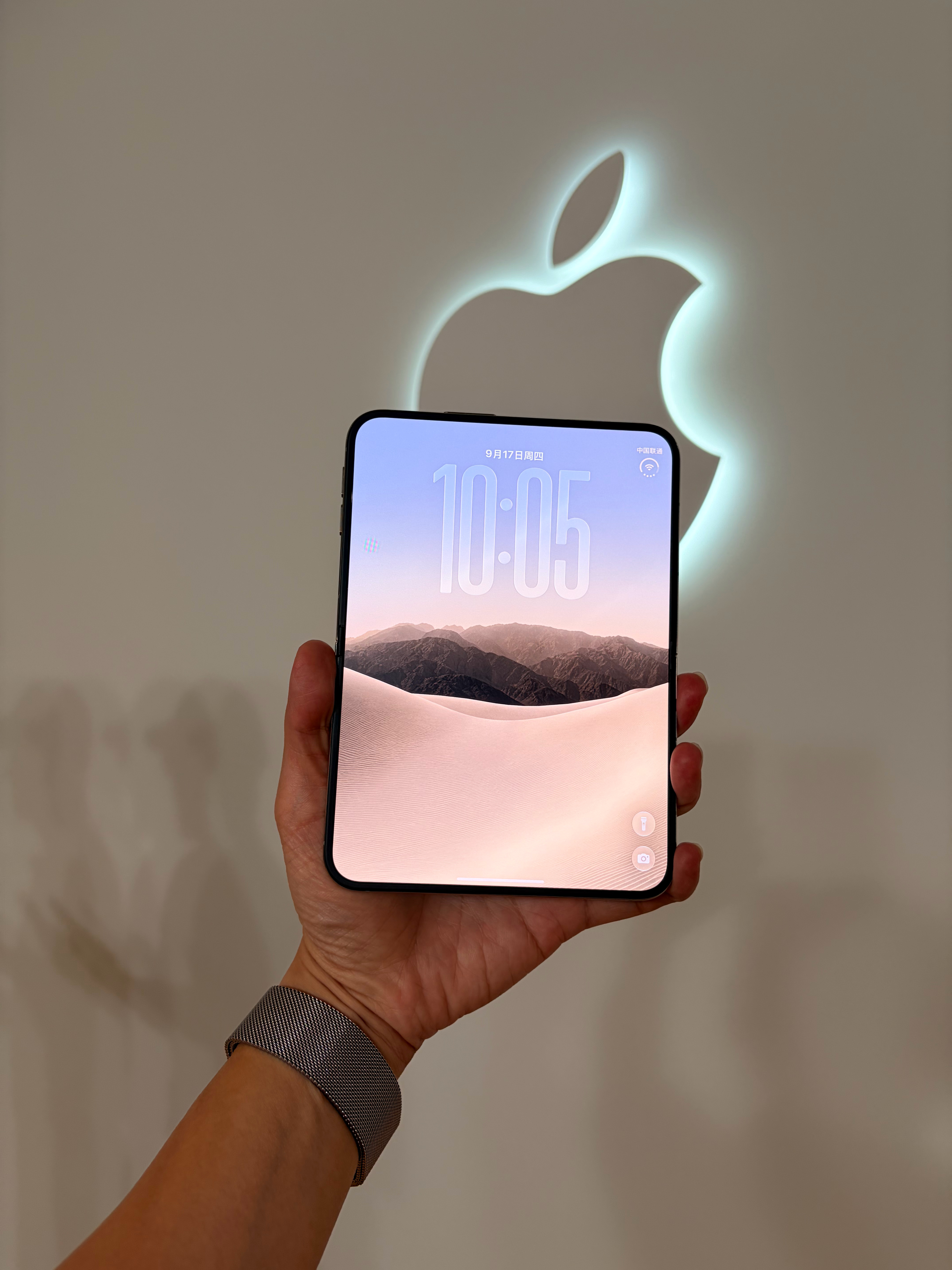 想起几个关于iPhone Duo的屏幕细节，供有意购买的用户参考：1.小尺寸纳米