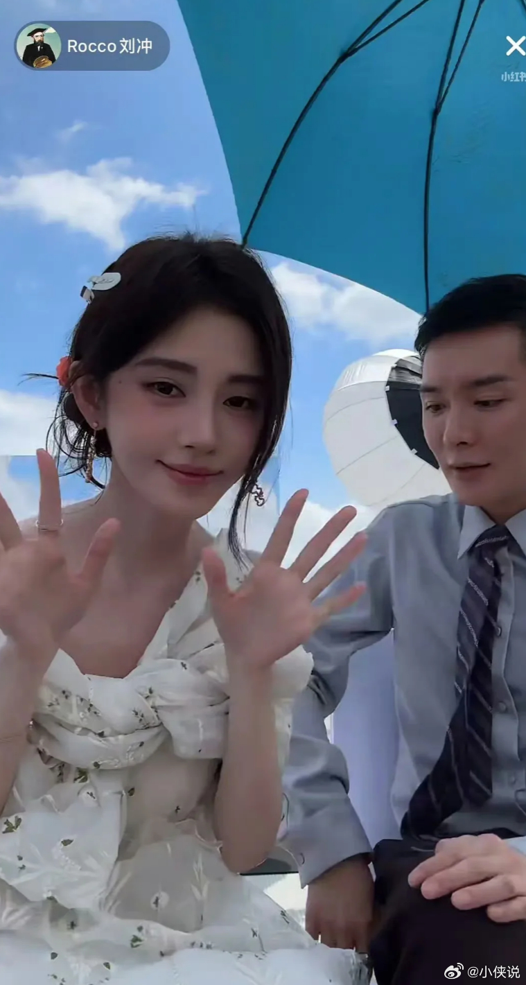 VOGUE直播截图，大家状态都咋样鞠婧祎、赵露思、周也、陈都灵、林允、田曦薇、王