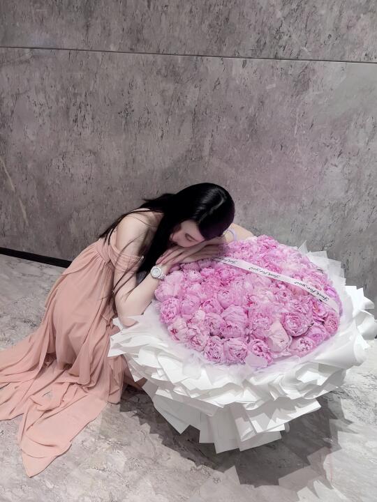 🌸🌸 “幸福降临在你爱上自己的每一刻.”