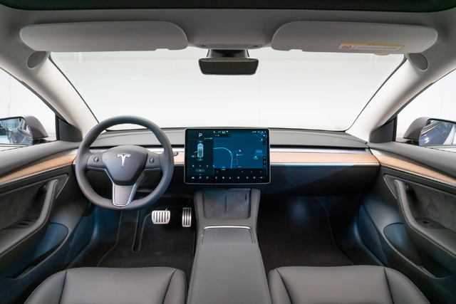 华为造了个「可折叠方向盘」，把全体网友都整不会了