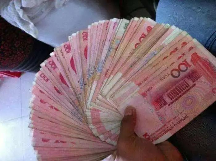 18岁时，我认定金钱是头等大事，一心想靠它给妈妈安稳生活、帮哥哥成家立业。拼命打