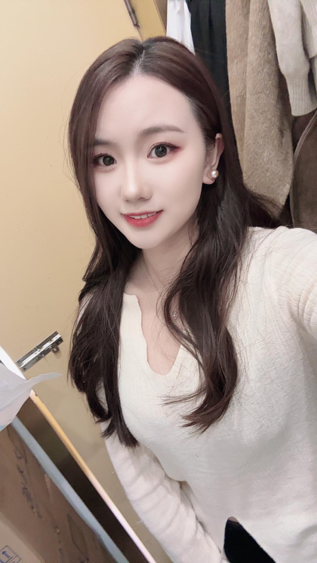 你问我 我做过最勇敢的事是什么 。。就是。。。明知道明天要上班 ，我还...