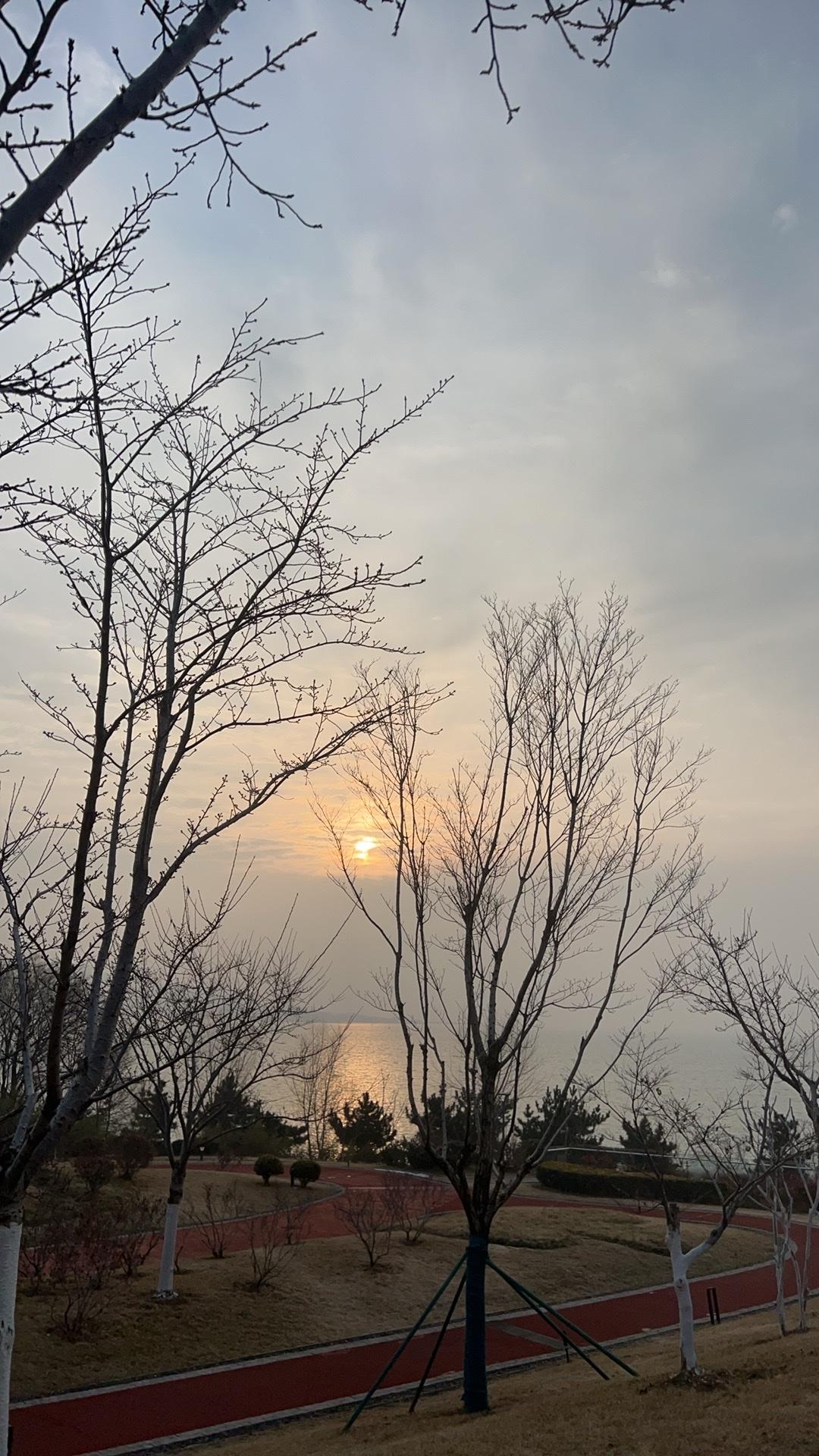 律师一般要对委托地的司法惯例有所了解。比如有的地方公安局从不在认定有罪的情况下直