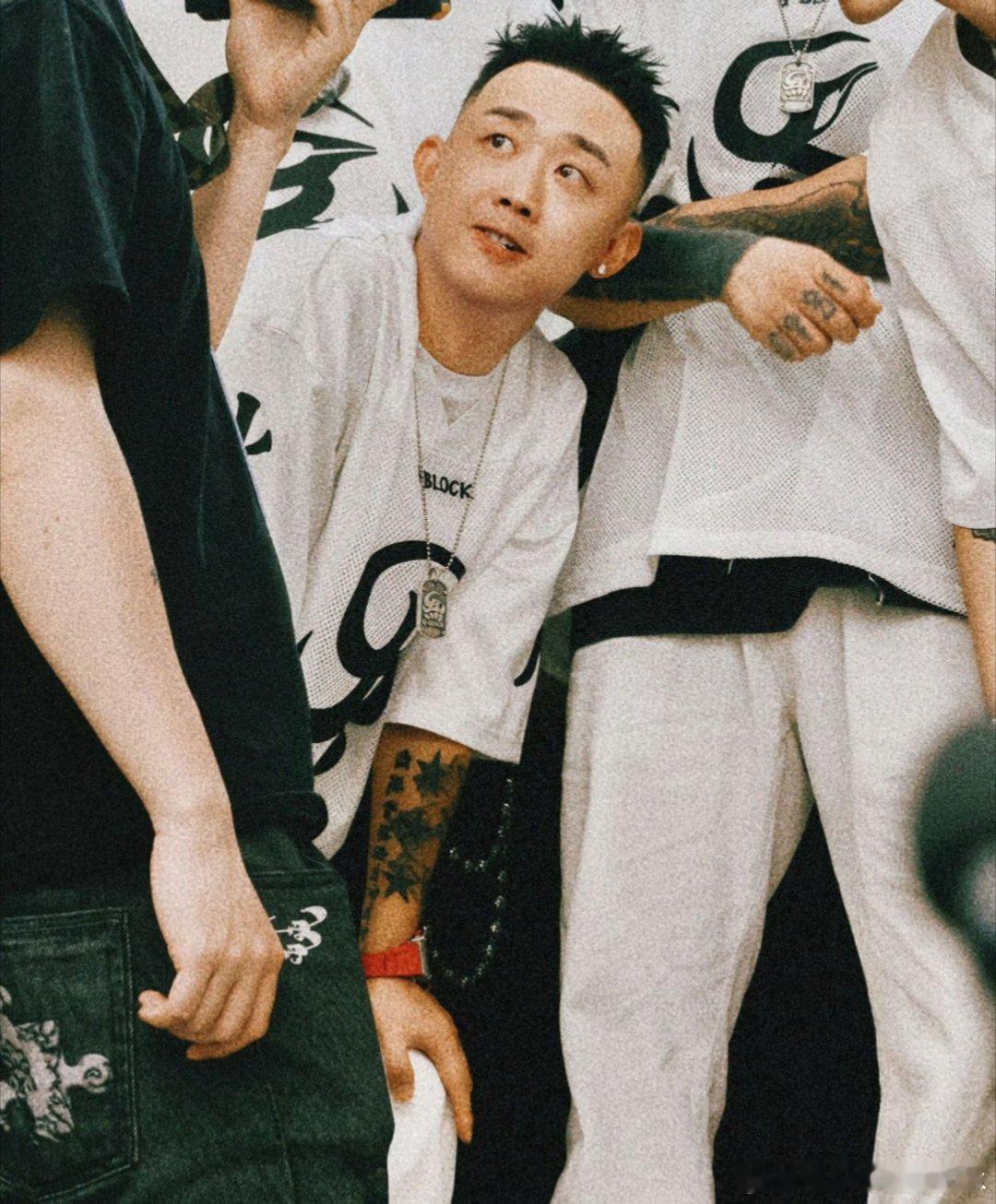 GAI说歌手拿了第七我挺不爽的GAI在《歌手》中拿到第七的时候，坦言自己当时是不