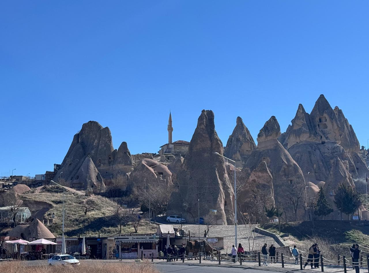 考察洞穴  ​​​