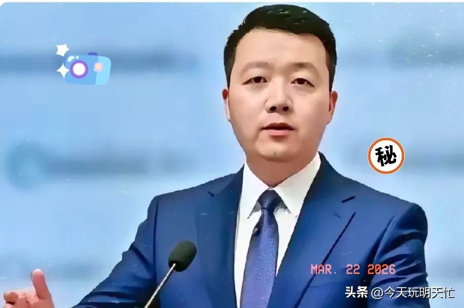 罗鸿最近提出了一个特别有共鸣的建议：应该专门设立“破坏家庭婚姻罪”。
 
他说，