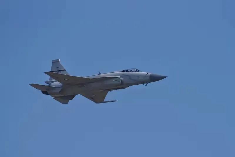 美国早就将目光投向了巴基斯坦，因为巴基斯坦是装备中国先进武器最多的国家。美国妄图