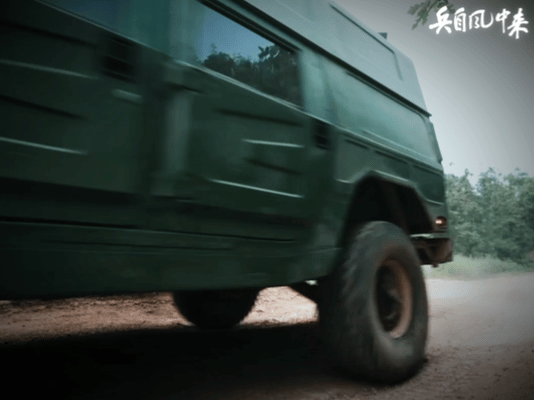 李现为蓝盈莹新剧宣传 李现特意为蓝盈莹新剧打call，两个人都踏踏实实磨演技，双