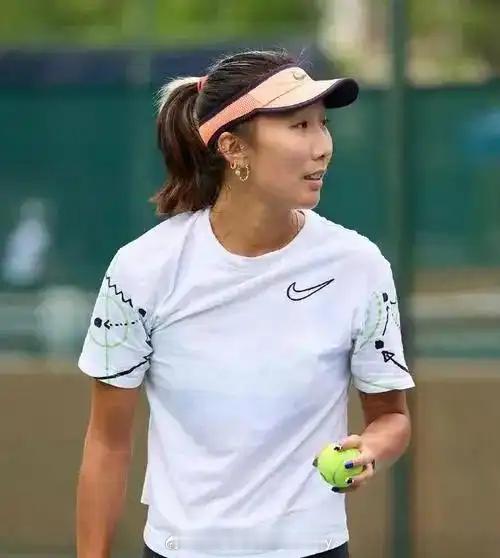 恭喜🎉高馨妤晋级ITF迪拜W100四强🔥高馨妤🇨🇳以7-6（4）/6-2