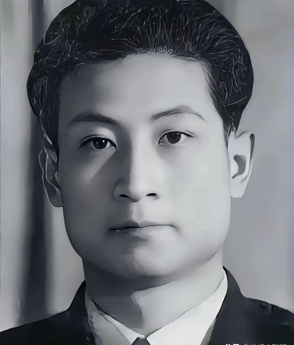 1950年，李苍降在台湾不幸被捕，敌人为了让他屈服，就叫来了他怀孕的妻子，指着她