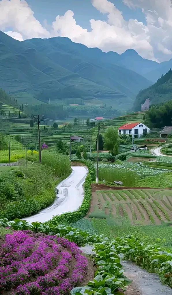 #上联:
岁岁风调雨顺，请赐下联#
上联；岁岁风调雨顺，
下联；年年钱足粮余！