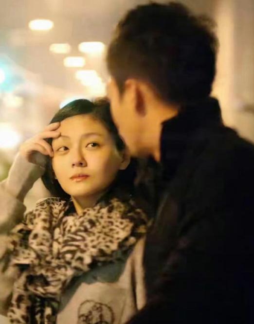 大S抓住了青春的尾巴，嫁给了汪小菲，开启了恩爱模式。
汪小菲的前妻常常抱怨他的情