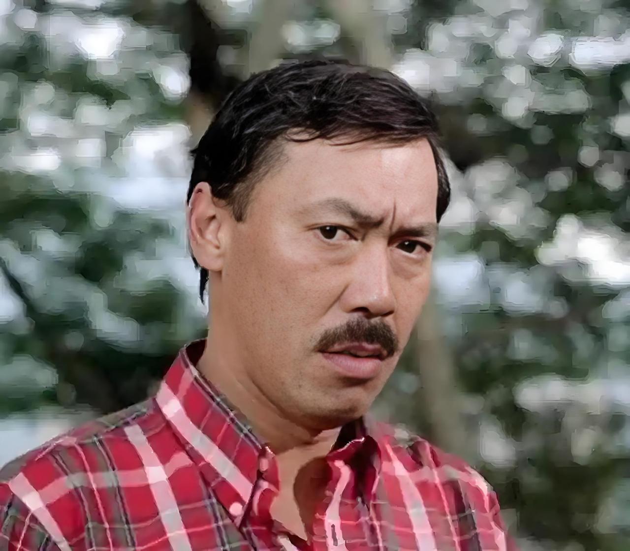 冯淬帆孤独了一辈子，临到头才想起给自己找伴，还赶上了。
冯淬帆这下真的和许绍雄搭