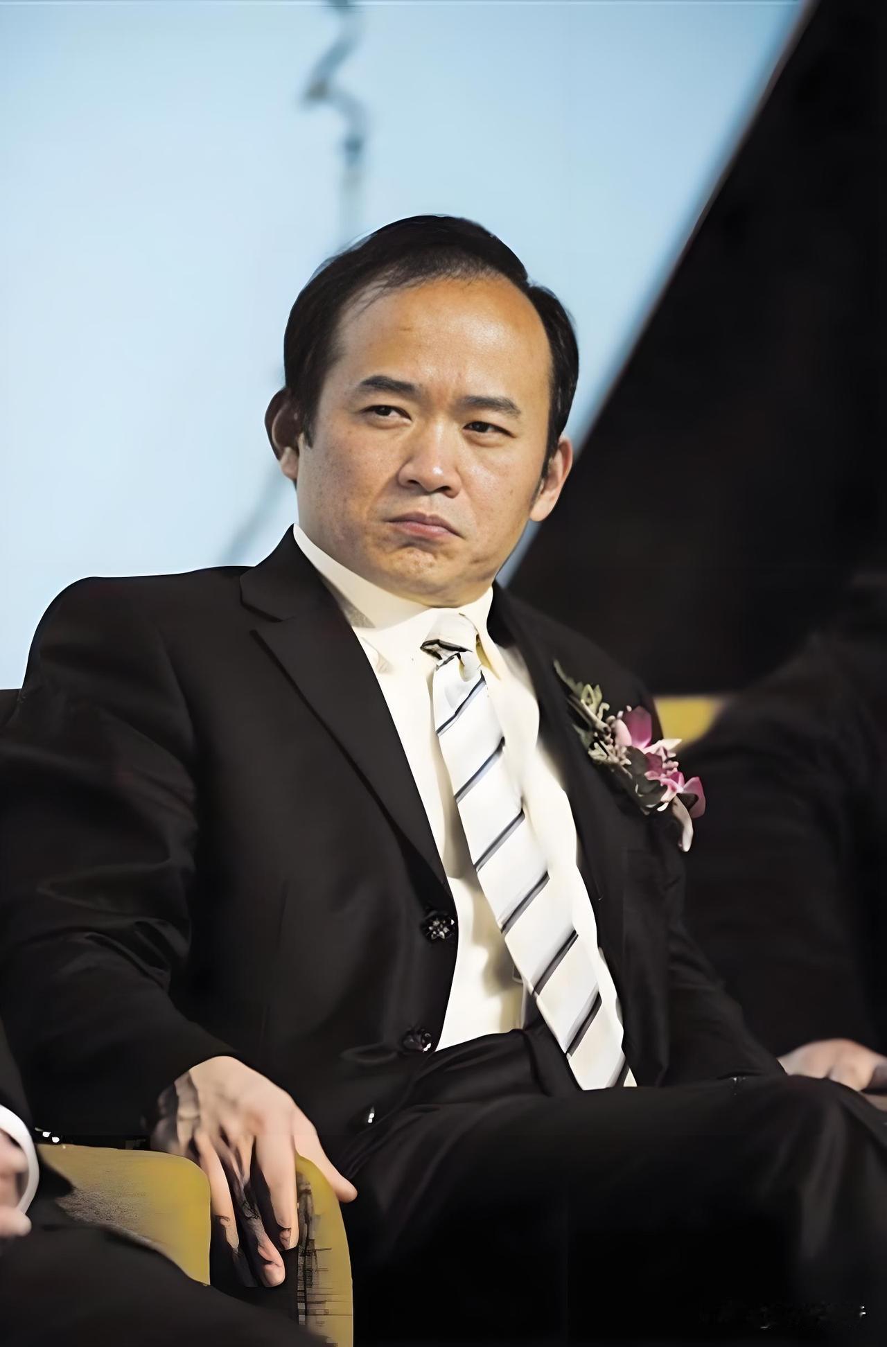 “兰世立是一个有能力的大佬，但是却改不了爱吹牛的毛病。”

以上说法，在我看来，