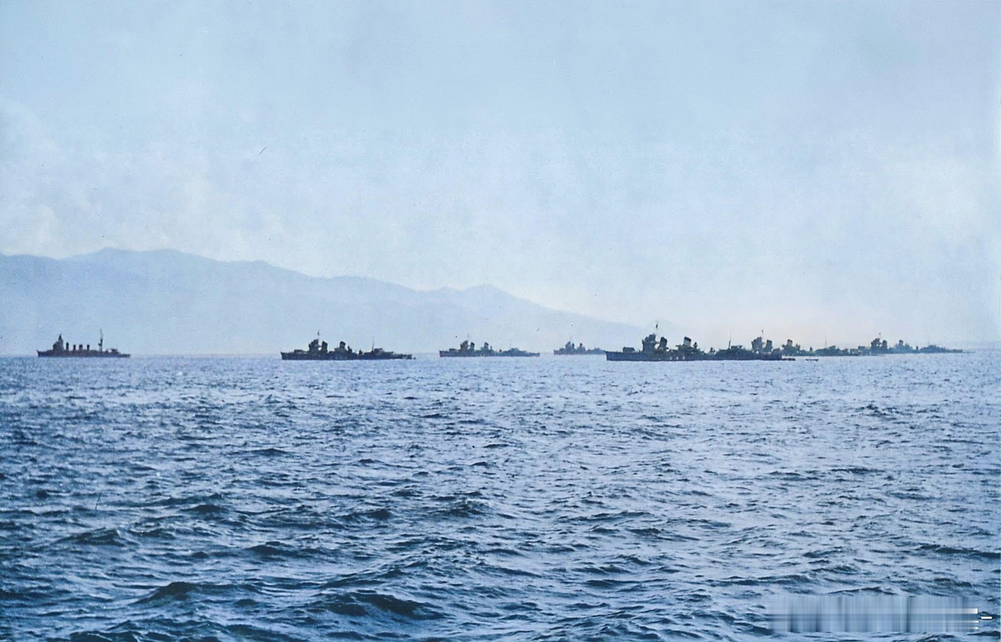 1939年4月6日集结在有明湾的第二水雷战队，从左至右分别为旗舰那柯号轻巡洋舰，