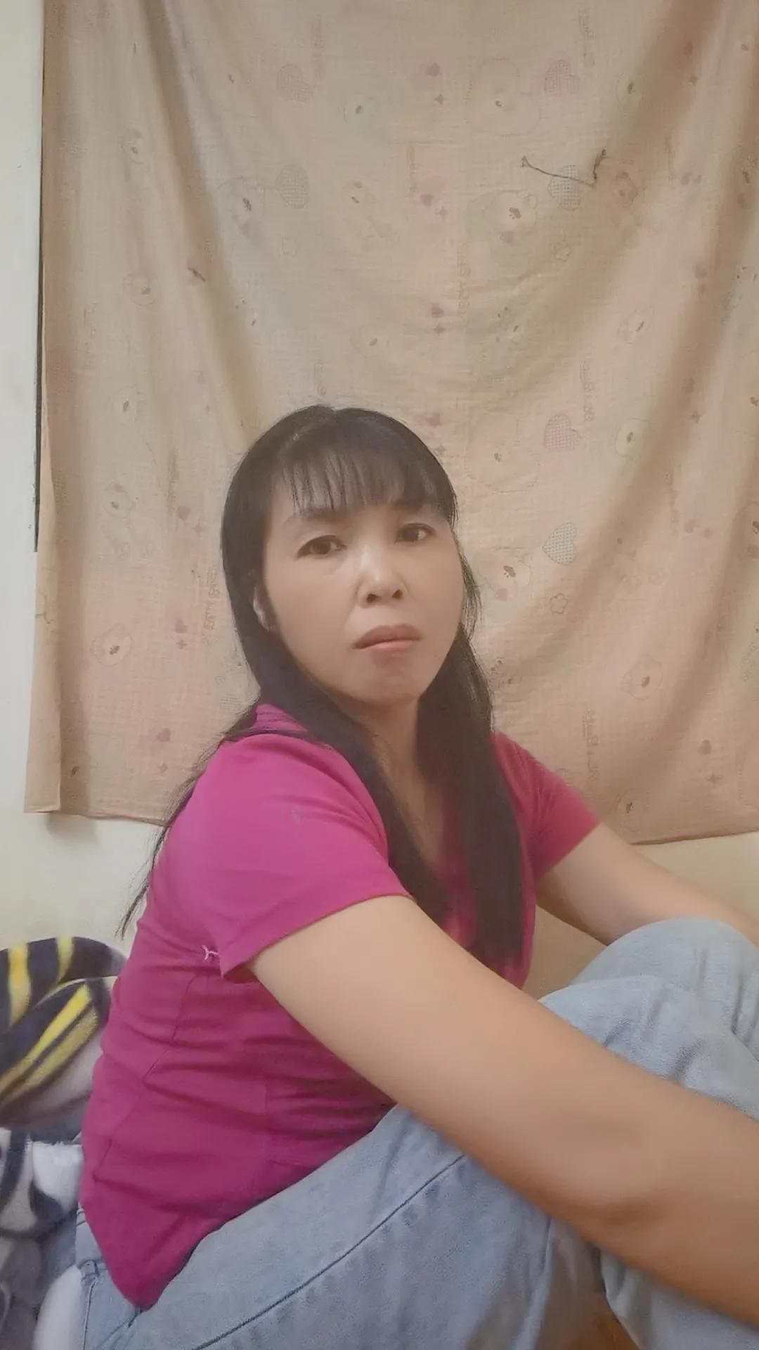 一个男人和一个女人淡了两年刚分手不到一个月又找到女朋友，证明这个男人是什么人呢？